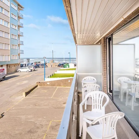 Near Belgian Coast Beach, Cleaning Included Apartment Koksijde
