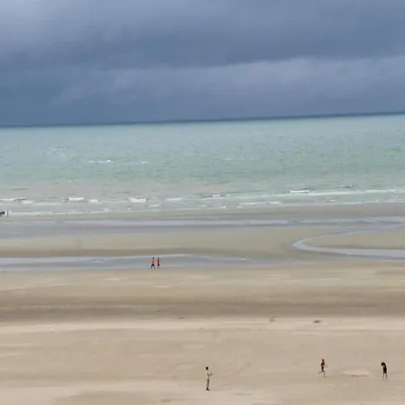 Near Belgian Coast Beach, Cleaning Included Apartment Koksijde